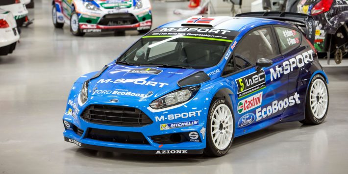 В фирменном цвете